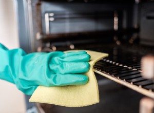 Guía Completa: Cómo Limpiar Profundamente un Horno con Ingredientes Naturales