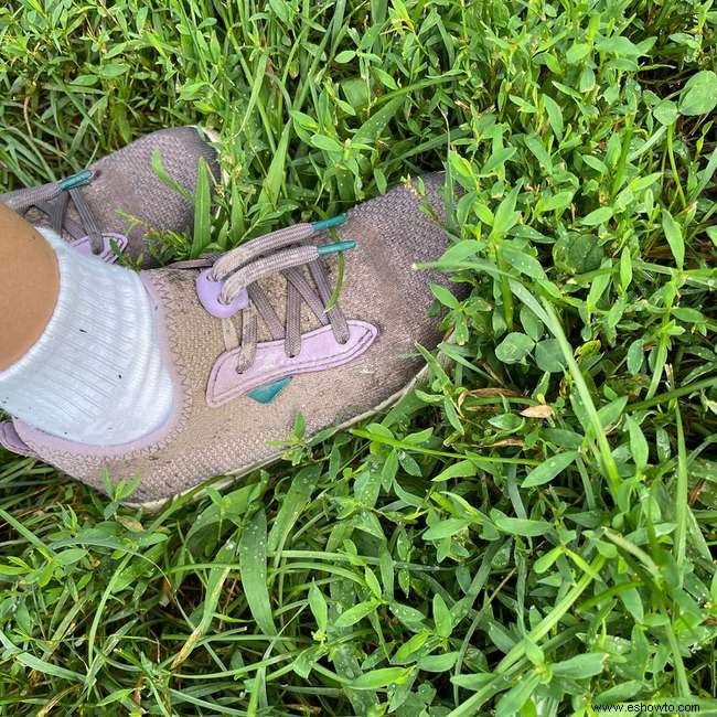 Estos populares tenis impermeables resistieron un huracán y ahora están disponibles en tallas para niños 