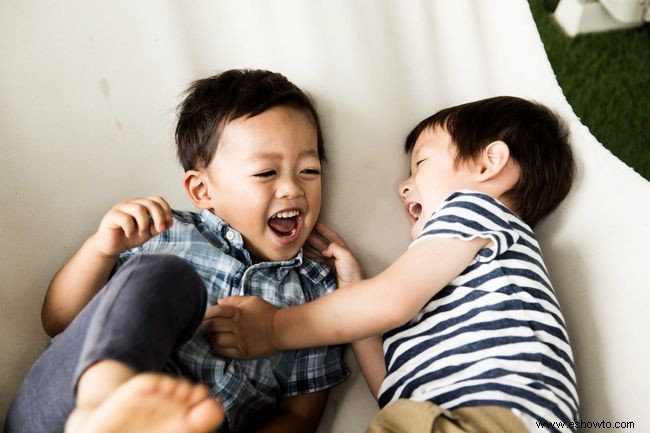 7 maneras de enseñar a los hijos a ser más amables en el mundo 