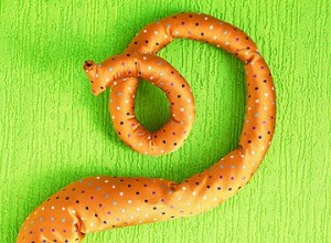 Manualidades creativas con ropa del armario: ¡Recicla y diviértete!