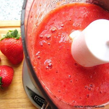 Cómo hacer puré de fresas para bebés 