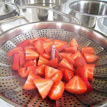 Cómo hacer puré de fresas para bebés 