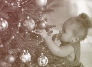 Truco viral para proteger tu árbol de Navidad de bebés y niños pequeños