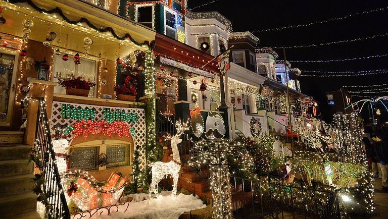 Las 38 mejores exhibiciones de luces navideñas en todo el país que son absolutamente impresionantes 