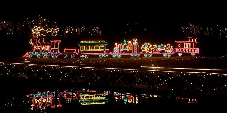 Las 38 mejores exhibiciones de luces navideñas en todo el país que son absolutamente impresionantes 