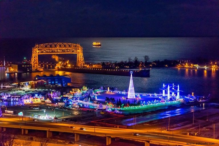 Las 38 mejores exhibiciones de luces navideñas en todo el país que son absolutamente impresionantes 