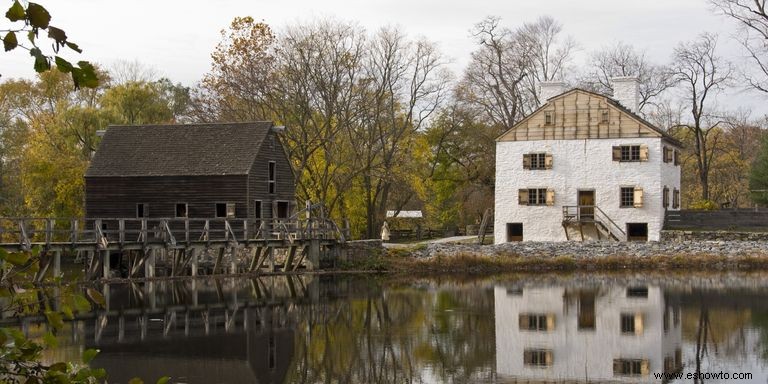 15 mejores pueblos pequeños para visitar este Halloween para casas embrujadas, ferias de comida y más 