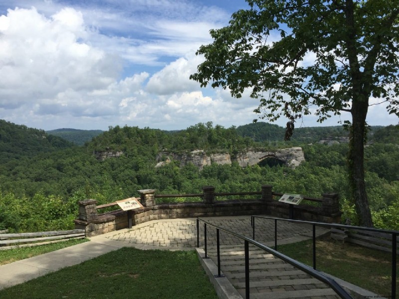 Senderismo por el arco natural, condado de McCreary, KY