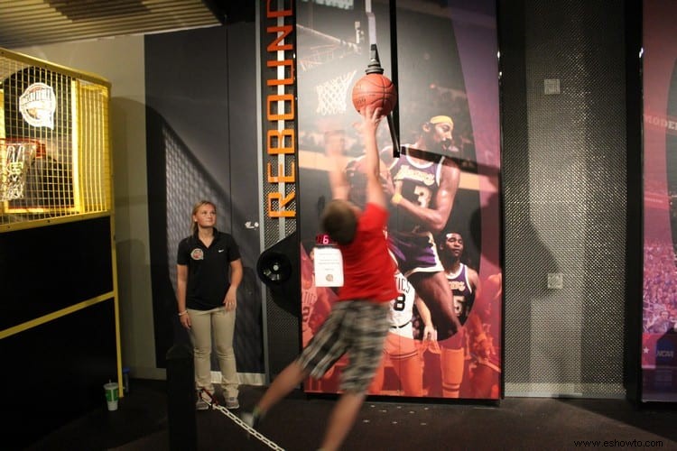 Visita al Salón de la Fama del Baloncesto Naismith Memorial