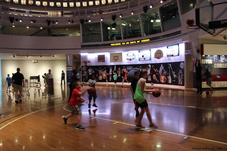 Visita al Salón de la Fama del Baloncesto Naismith Memorial