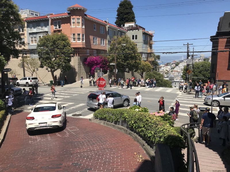 ¿Listo para escalar Lombard Street?