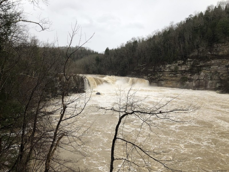 Cascadas Cumberland después de la lluvia