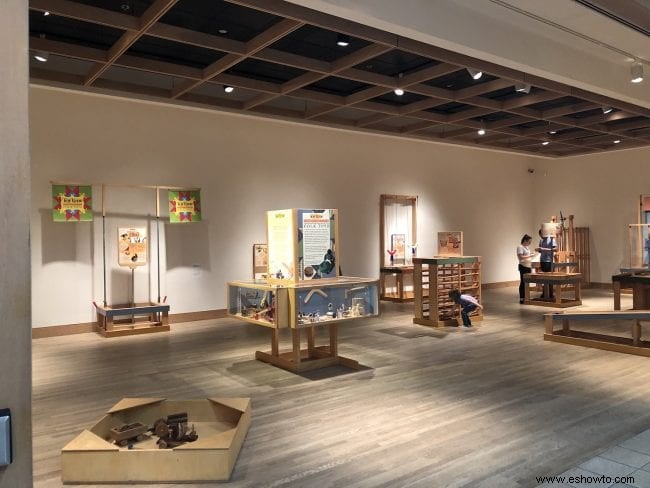 Centro de Bellas Artes Península:Exposición de juguetes