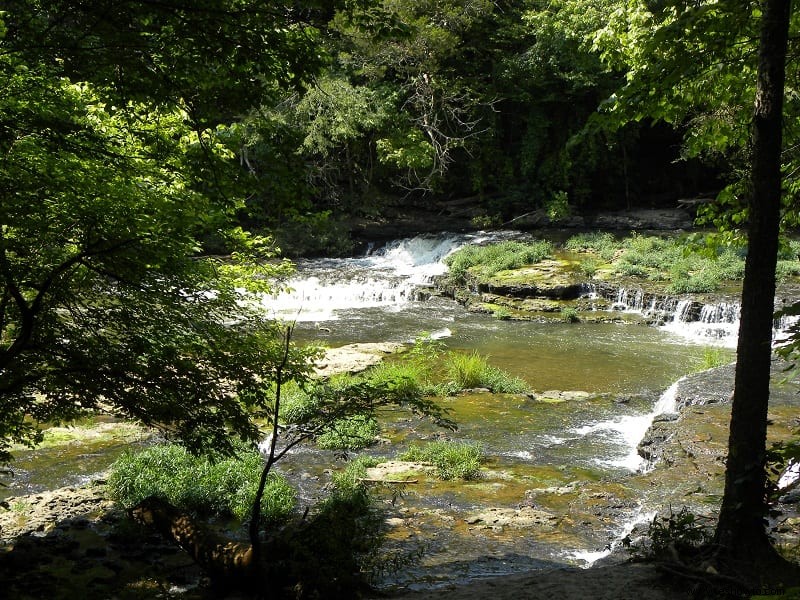 Encontrando la belleza en Burgess Falls Sparta, TN