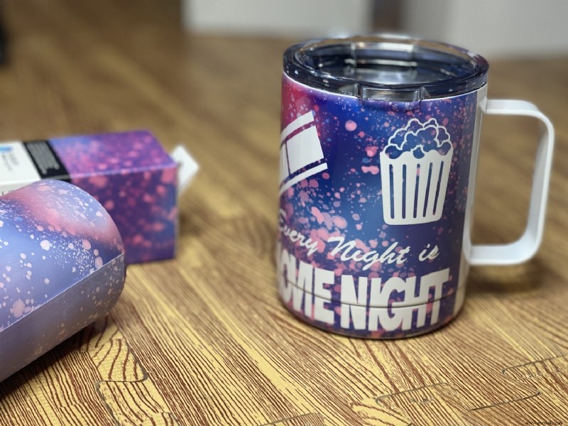 Idea de regalo de prensa de taza de noche de película