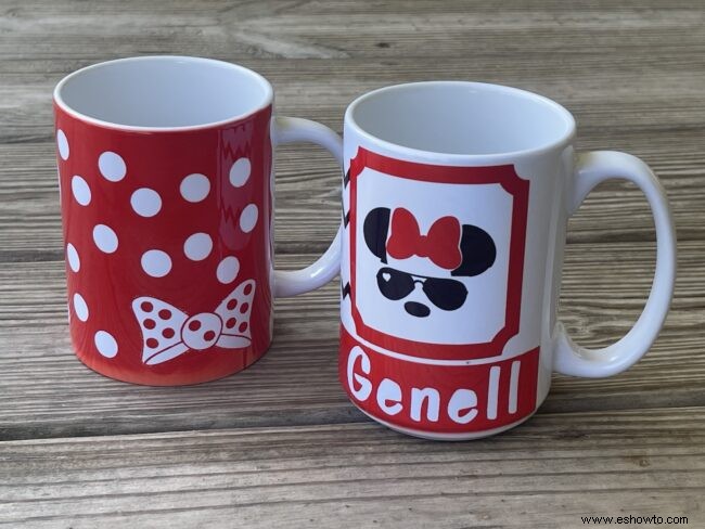 Diseños de tazas Cricut con tazas de colores