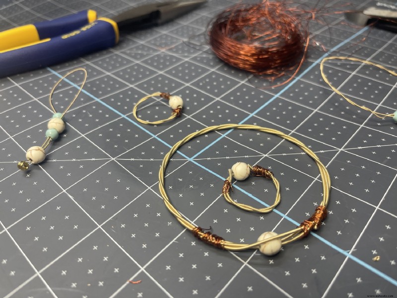 Pulseras de cuerdas de guitarra DIY