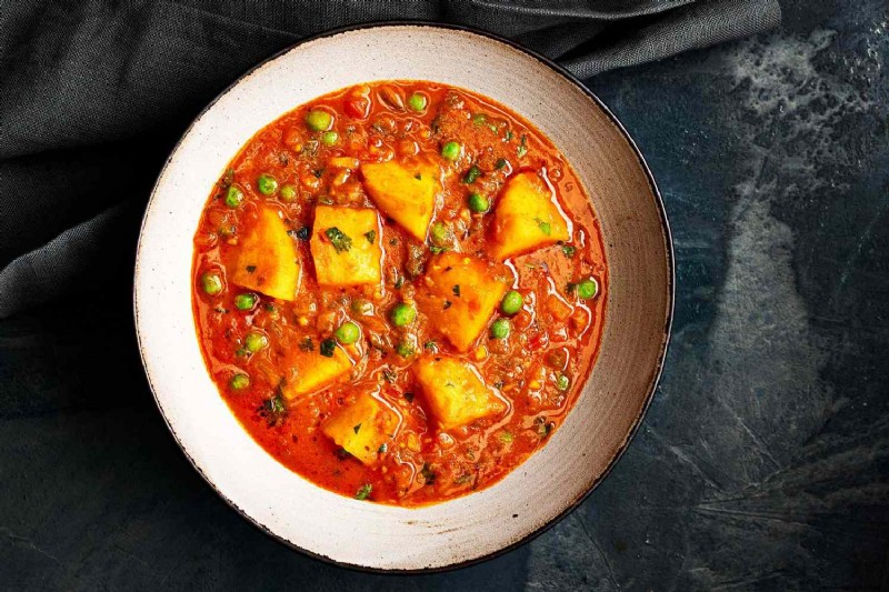 Aloo Matar (curry indio de patatas y guisantes)