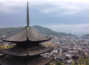 ¡Japón reabre al turismo! Descubre Onomichi en la única bicicleta de 16 pasajeros legal