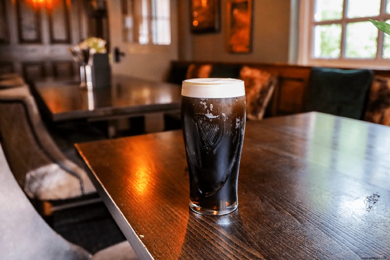 Toma asiento en el pub más antiguo de Escocia