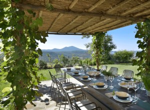 Monteverdi Tuscany: De aldea abandonada a hotel boutique de lujo con escuela de cocina en Val d Orcia