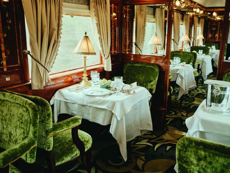 El Venice Simplon-Orient-Express ha anunciado viajes festivos de invierno, con cenas ultra glamorosas