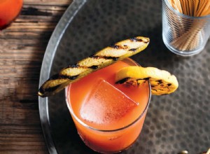 Receta de Bloody Mary con Barbacoa: Cóctel Picante y Auténtico para 10 Porciones