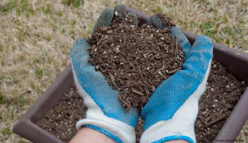 Cómo hacer tierra casera para macetas