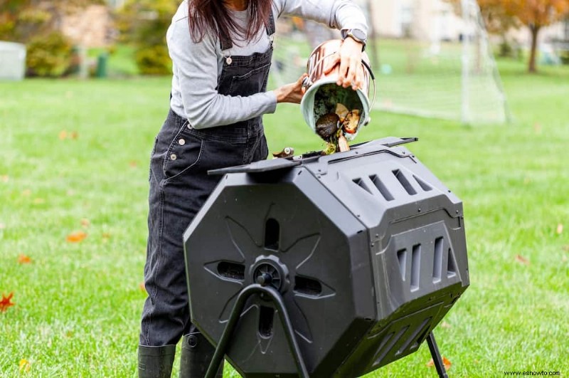 Con qué frecuencia debe agregar a su pila de compost