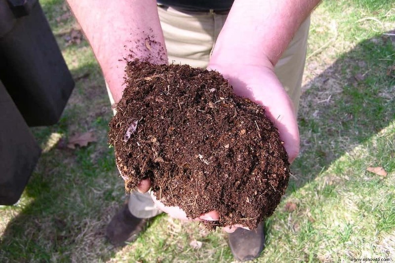 Cómo preparar la tierra para la jardinería en macetas