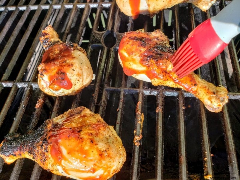 Cómo asar pollo a la parrilla:consejos para la comida perfecta