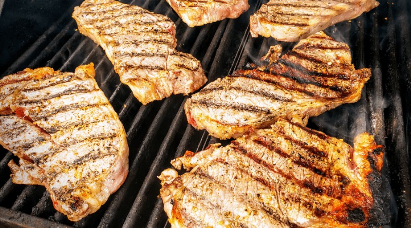 Cómo asar bistec:la guía definitiva para asar bistecs a la parrilla