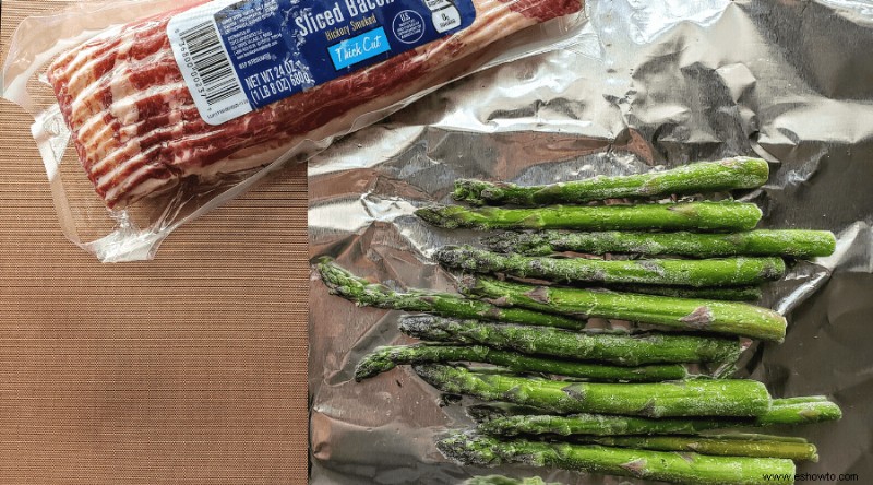 Cómo asar espárragos a la parrilla:consejos y trucos para su próxima parrillada
