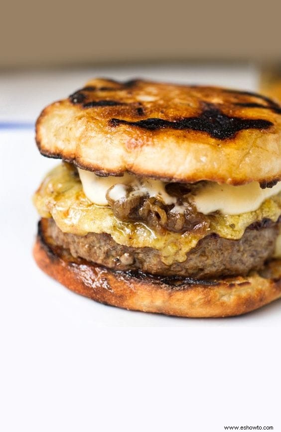 ¡50 hamburguesas caseras únicas para explotar tus papilas gustativas!