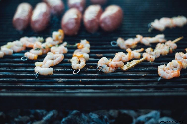 Cómo cocinar camarones a la barbacoa