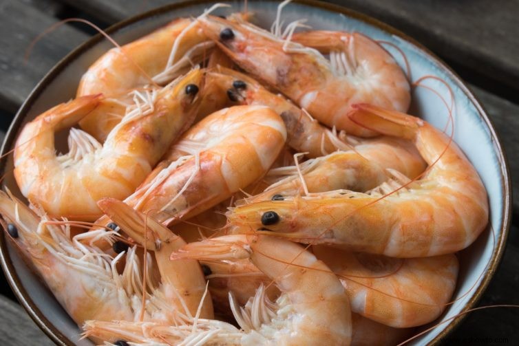 Cómo cocinar camarones a la barbacoa