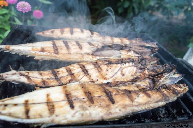 Cómo asar pescado a la parrilla