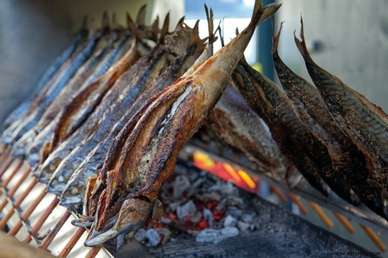 Cómo asar pescado a la parrilla