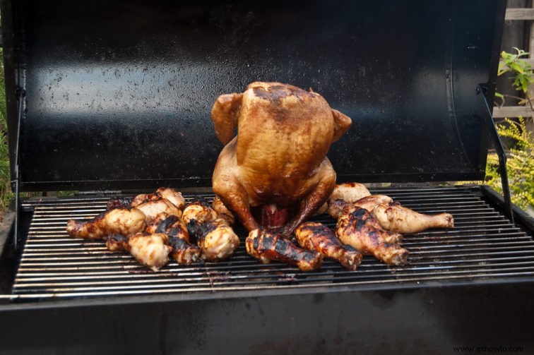 Cómo cocinar pollo a la barbacoa con Coca Cola o lata de cerveza