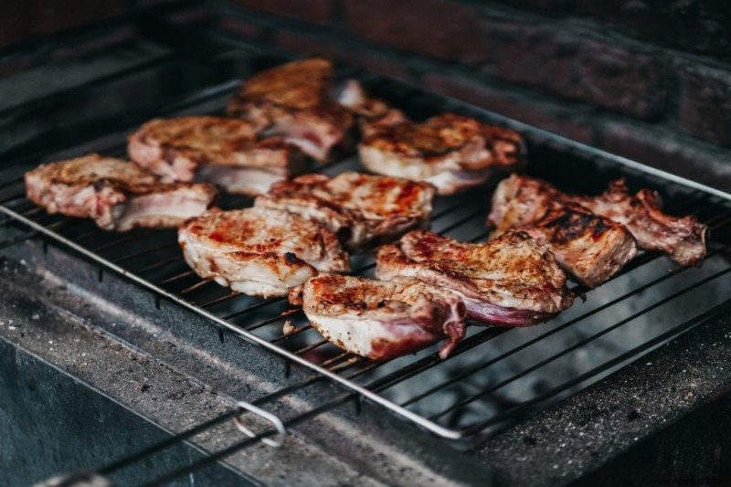 Cómo asar a la parrilla la chuleta de cerdo perfecta