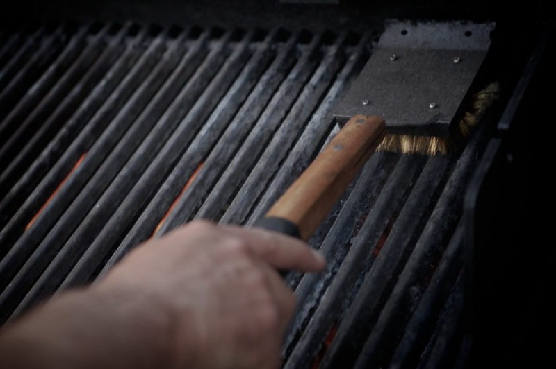 Cómo limpiar su barbacoa y prepararla para la temporada