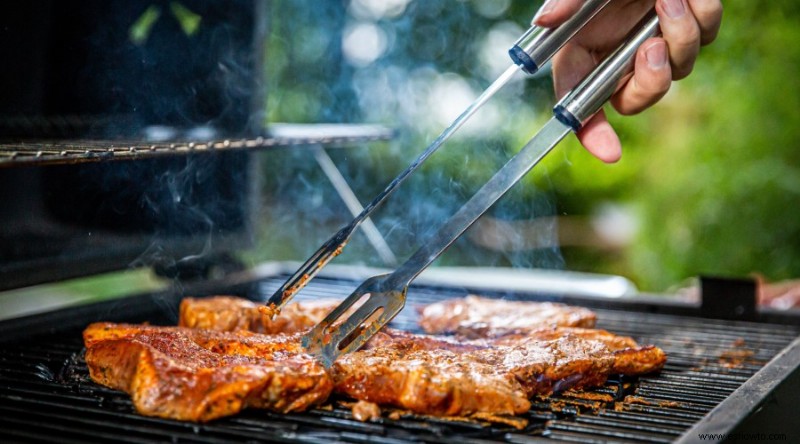 Cómo limpiar su barbacoa y prepararla para la temporada