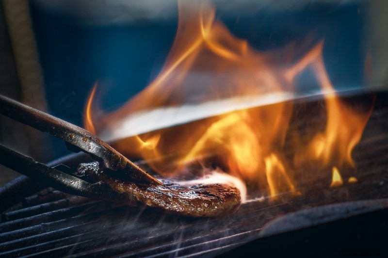 Cómo limpiar su barbacoa y prepararla para la temporada