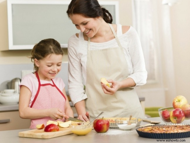 ¿Cómo introducir a sus hijos a la cocina?