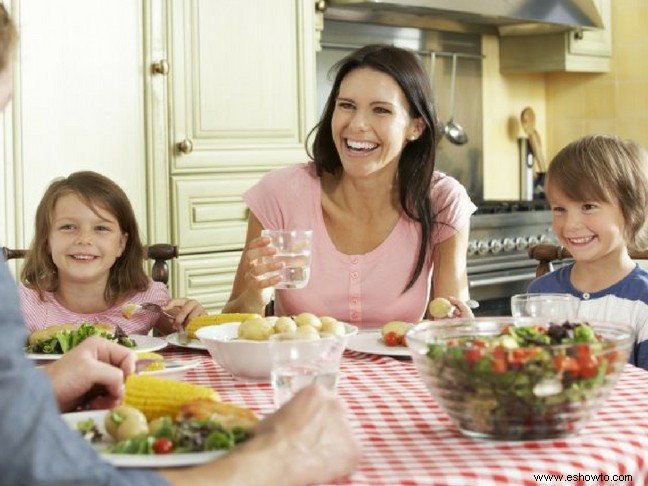 Tradiciones de la cena familiar:la importancia de comer juntos