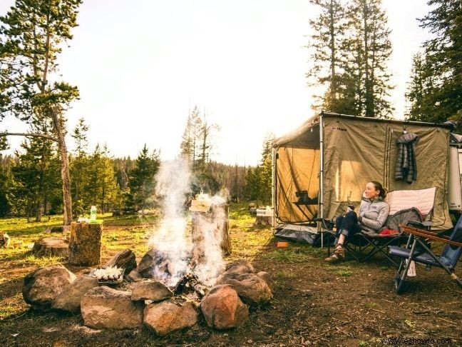 Qué empacar para su próximo viaje familiar de campamento