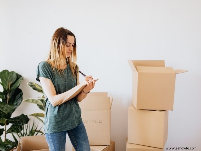 Mover a su familia:cómo ordenar mientras empaca