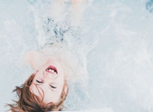 Una guía para la primera clase de natación de su niño pequeño