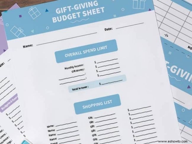 Sistema de presupuesto de sobres en efectivo para presupuestar regalos navideños 