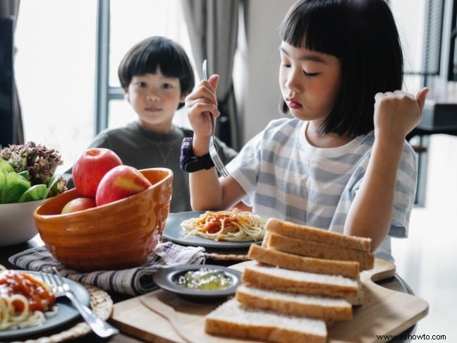 Cómo acabar con los malos hábitos alimentarios de sus hijos
